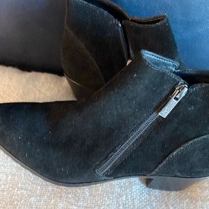 Swede booties new without tags